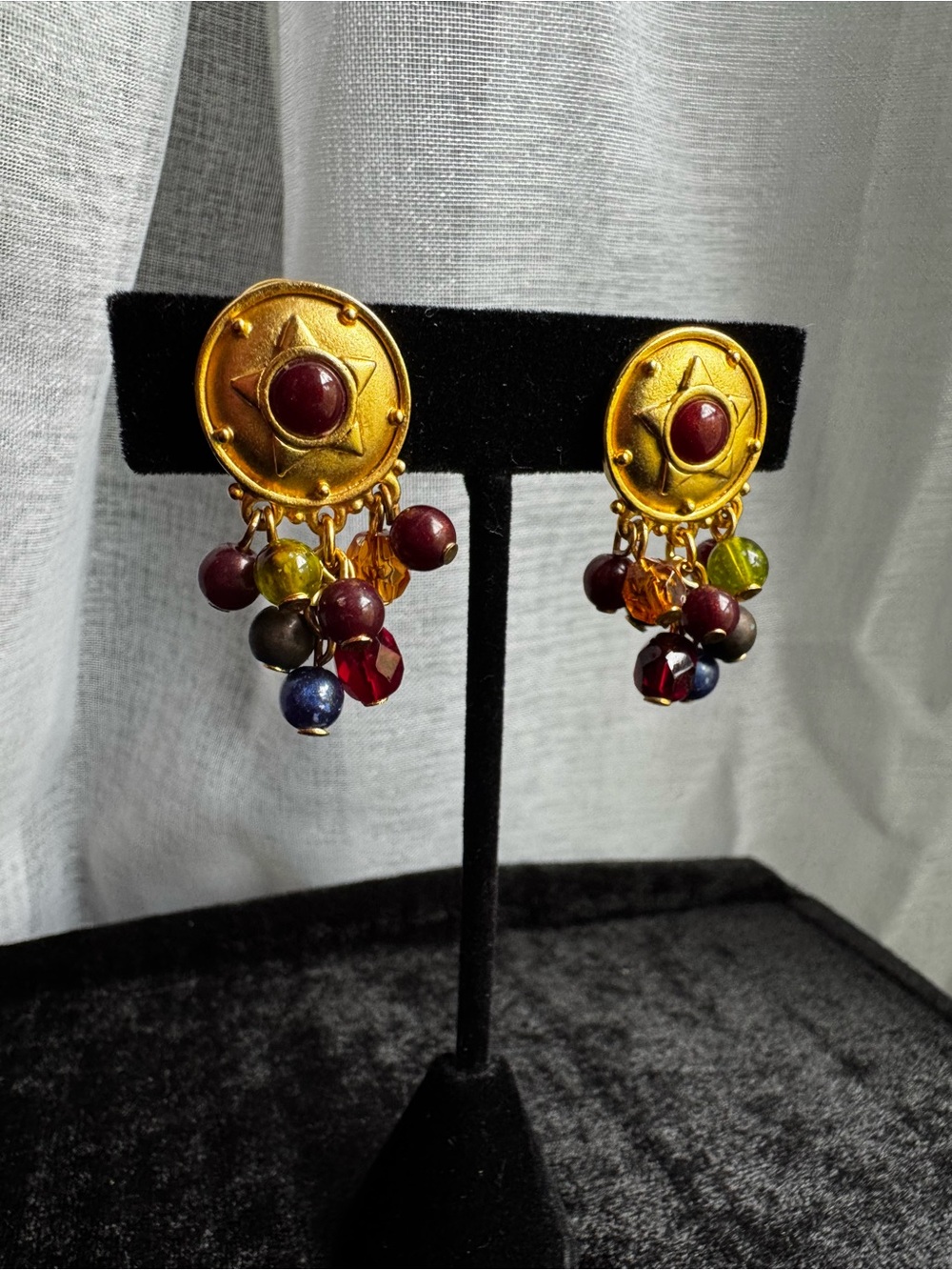 Vintage LIZ CLAIBORNE gold beads designer clip on earrings